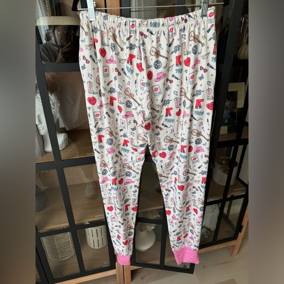 Taylor Swift eras pajamas set short sleeve tee pants joggers tour albums print - Picture 6 of 13